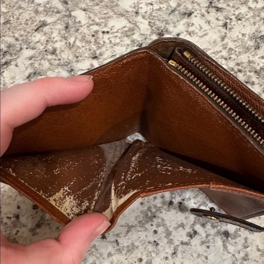 Louis Vuitton wallet - Picture 10 of 13